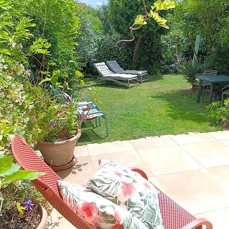 Il Giardino Di Tatiana Rooms & Breakfast Ла Мадалена Екстериор снимка