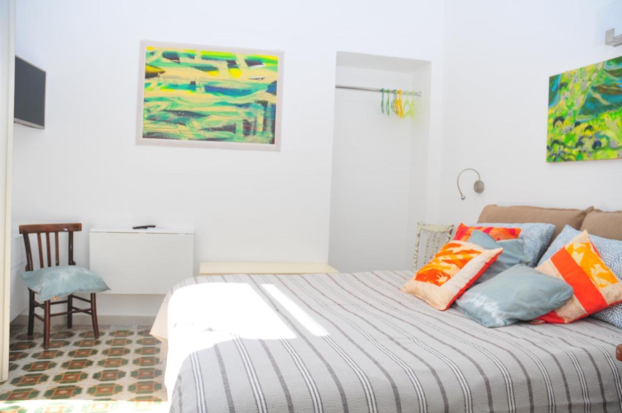 Il Giardino Di Tatiana Rooms & Breakfast Ла Мадалена Екстериор снимка