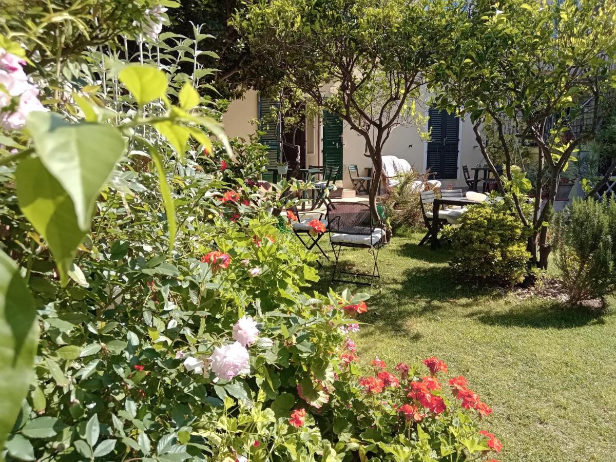 Il Giardino Di Tatiana Rooms & Breakfast Ла Мадалена Екстериор снимка