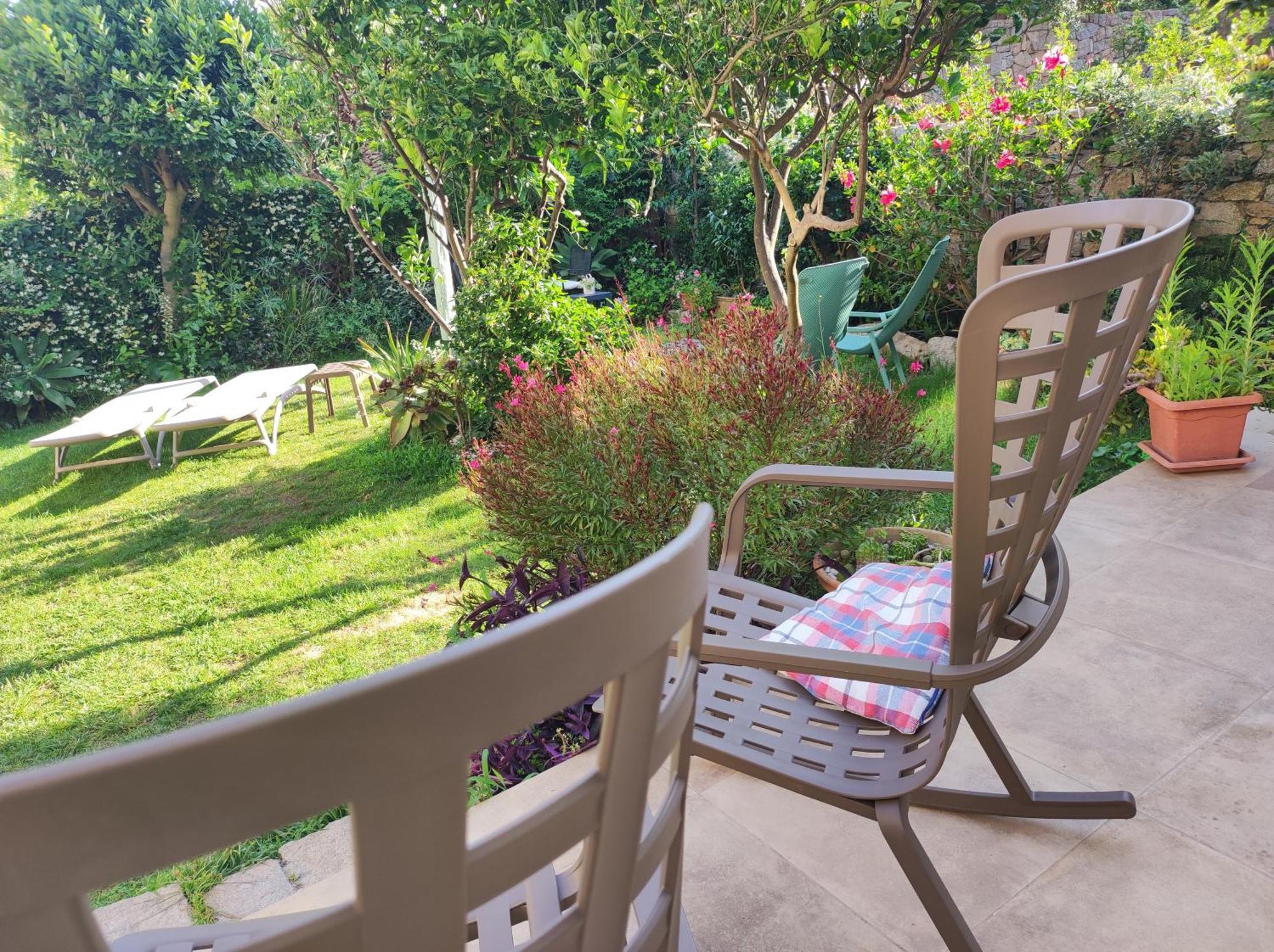Il Giardino Di Tatiana Rooms & Breakfast Ла Мадалена Екстериор снимка
