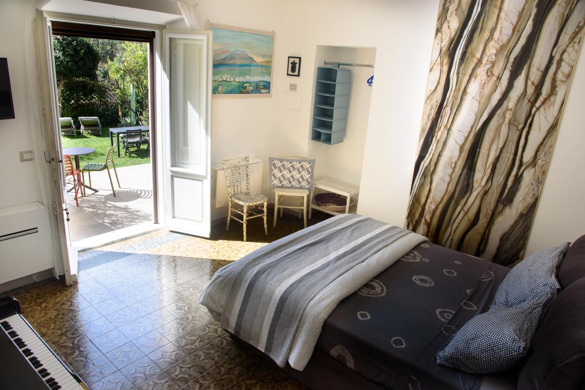 Il Giardino Di Tatiana Rooms & Breakfast Ла Мадалена Екстериор снимка