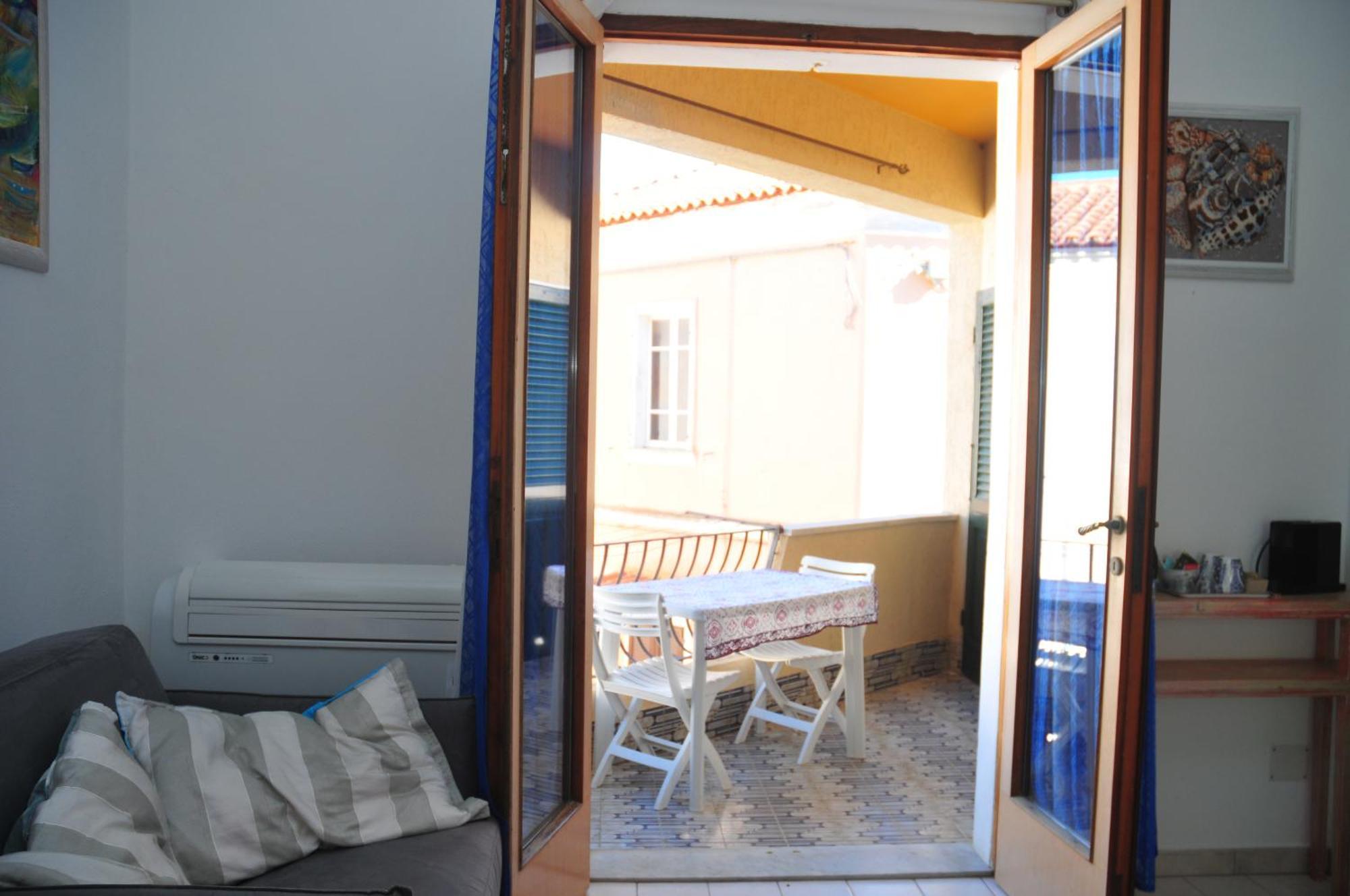 Il Giardino Di Tatiana Rooms & Breakfast Ла Мадалена Стая снимка