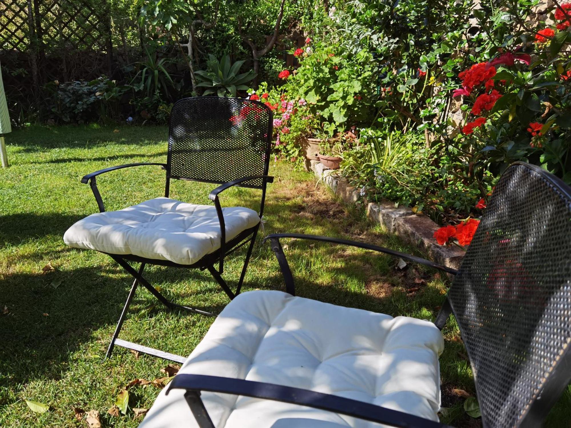 Il Giardino Di Tatiana Rooms & Breakfast Ла Мадалена Стая снимка
