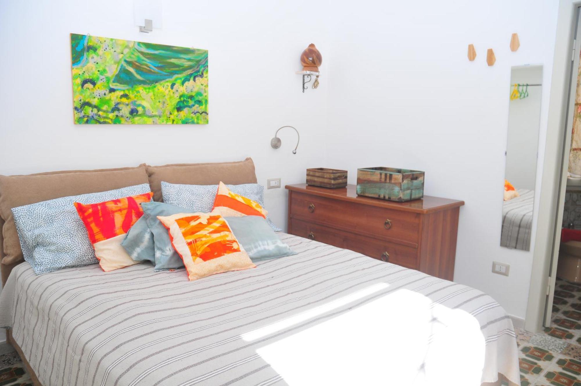 Il Giardino Di Tatiana Rooms & Breakfast Ла Мадалена Стая снимка