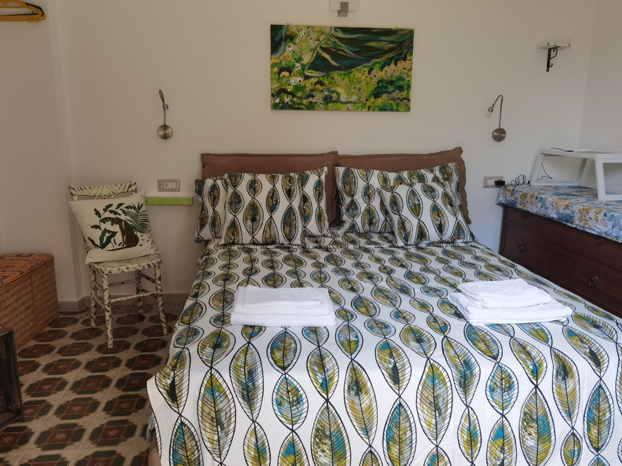 Il Giardino Di Tatiana Rooms & Breakfast Ла Мадалена Стая снимка