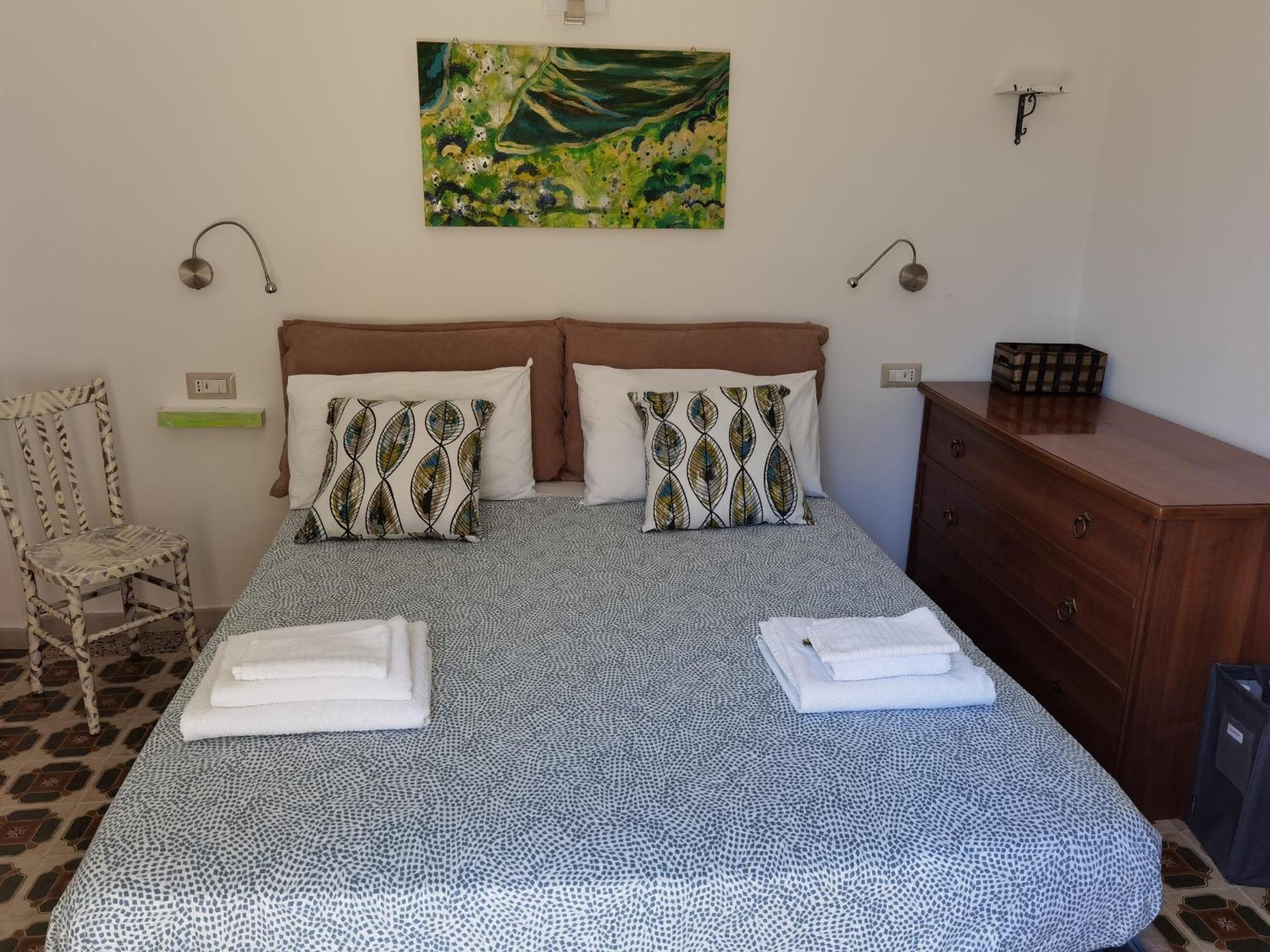 Il Giardino Di Tatiana Rooms & Breakfast Ла Мадалена Стая снимка