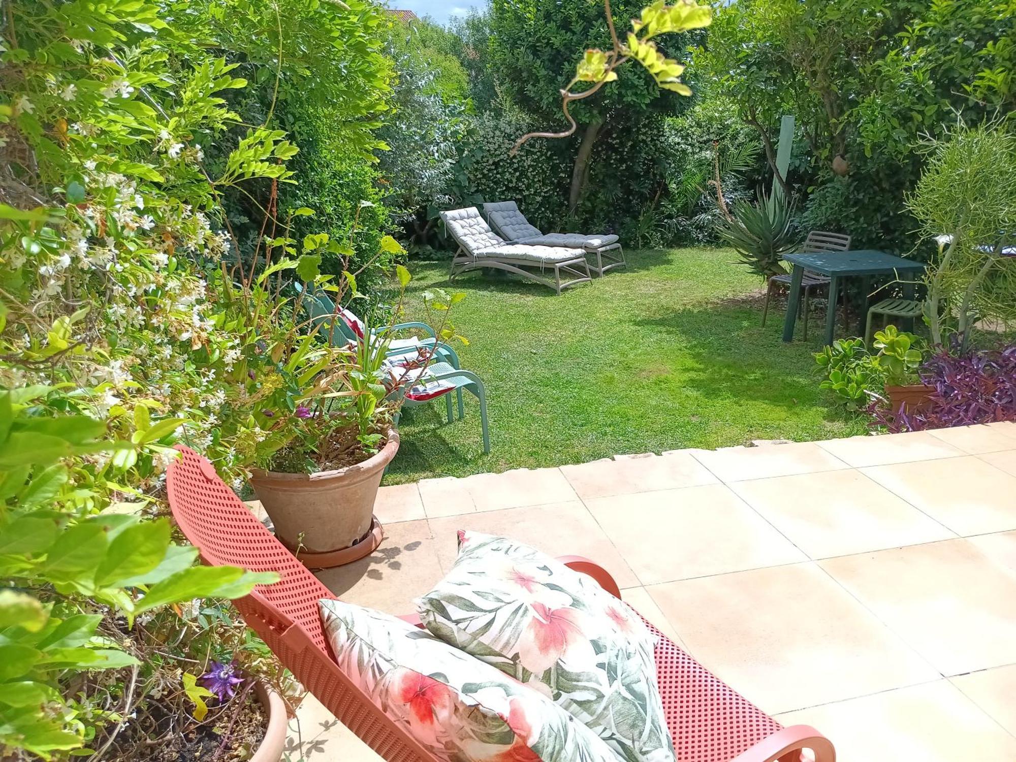 Il Giardino Di Tatiana Rooms & Breakfast Ла Мадалена Екстериор снимка