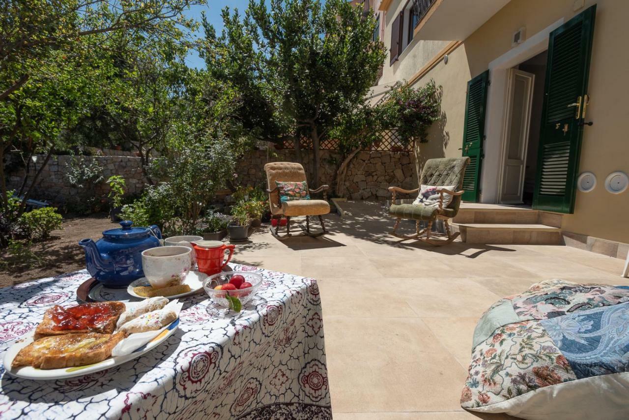 Il Giardino Di Tatiana Rooms & Breakfast Ла Мадалена Екстериор снимка